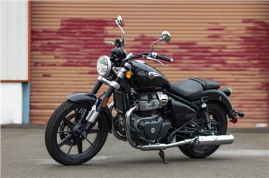Royal Enfield Super Meteor 650 is available in two variants-Standard and Tourer